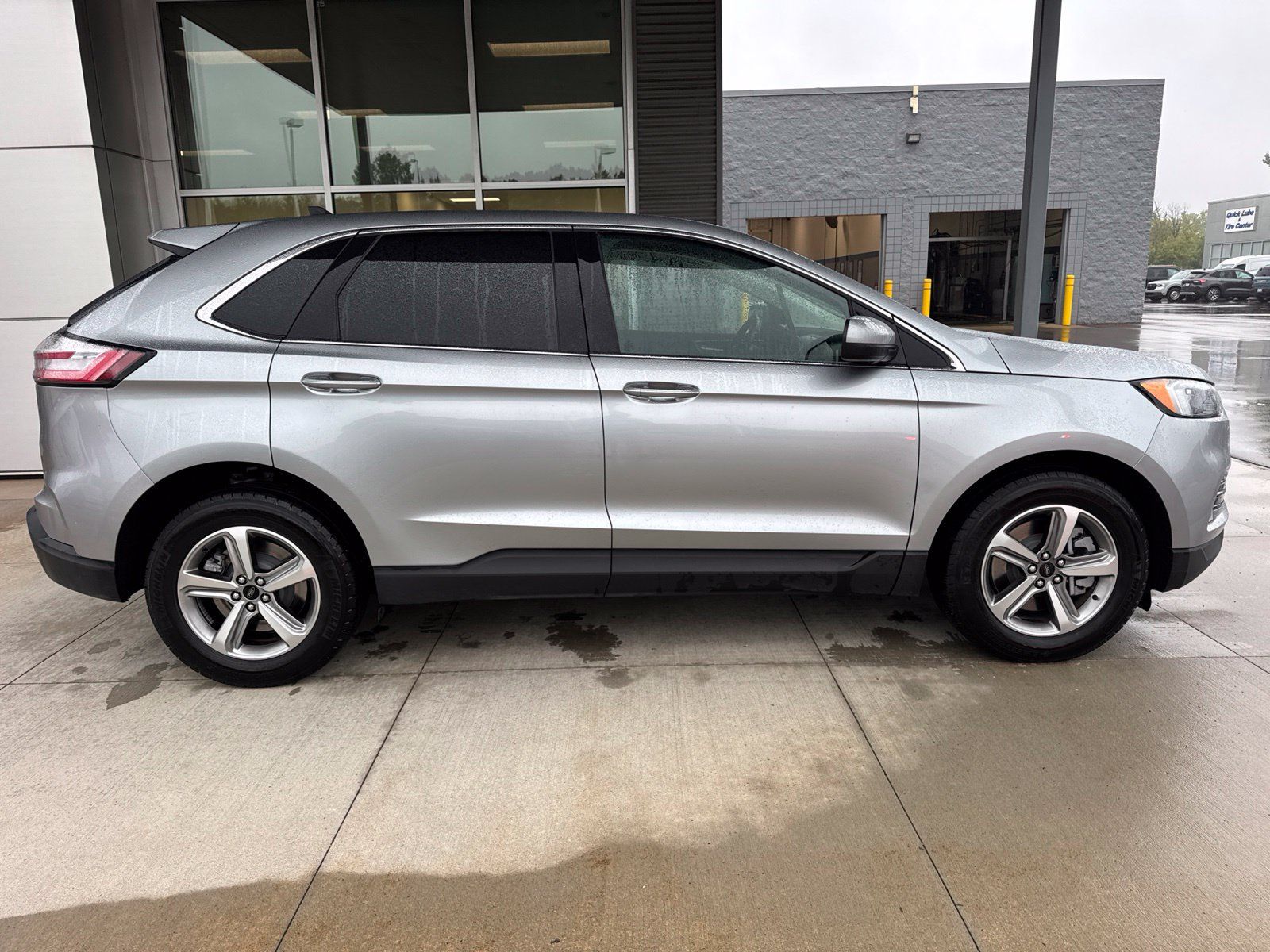 Certified 2024 Ford Edge SEL w/ Convenience Package AWD/4WD image 9