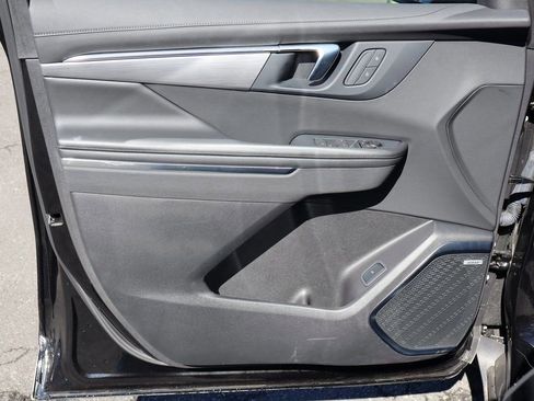 New 2025 Buick Enclave Preferred FWD image 9