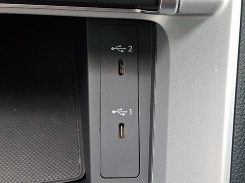 Used 2025 Audi Q3 2.0T Premium image 24