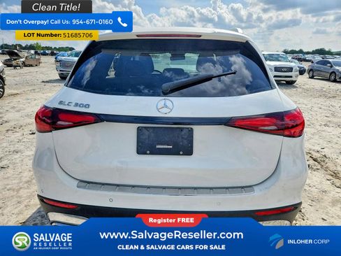Used 2025 Mercedes-Benz GLC 300 image 8