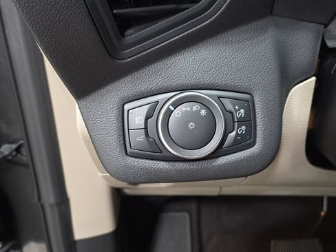 Used 2019 Ford Escape SE FWD image 26