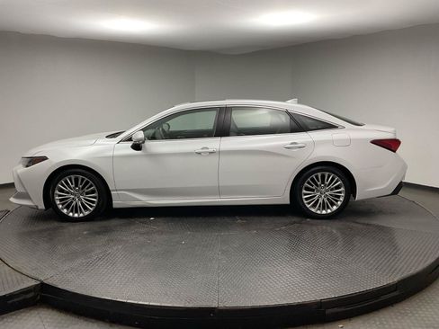Used 2019 Toyota Avalon Limited w/ All Weather Liner Package FWD image 4