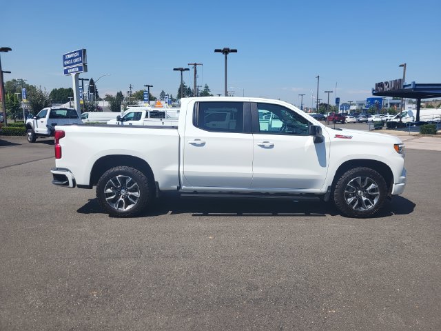 Used 2024 Chevrolet Silverado 1500 RST w/ Z71 Off-Road Package AWD/4WD image 7