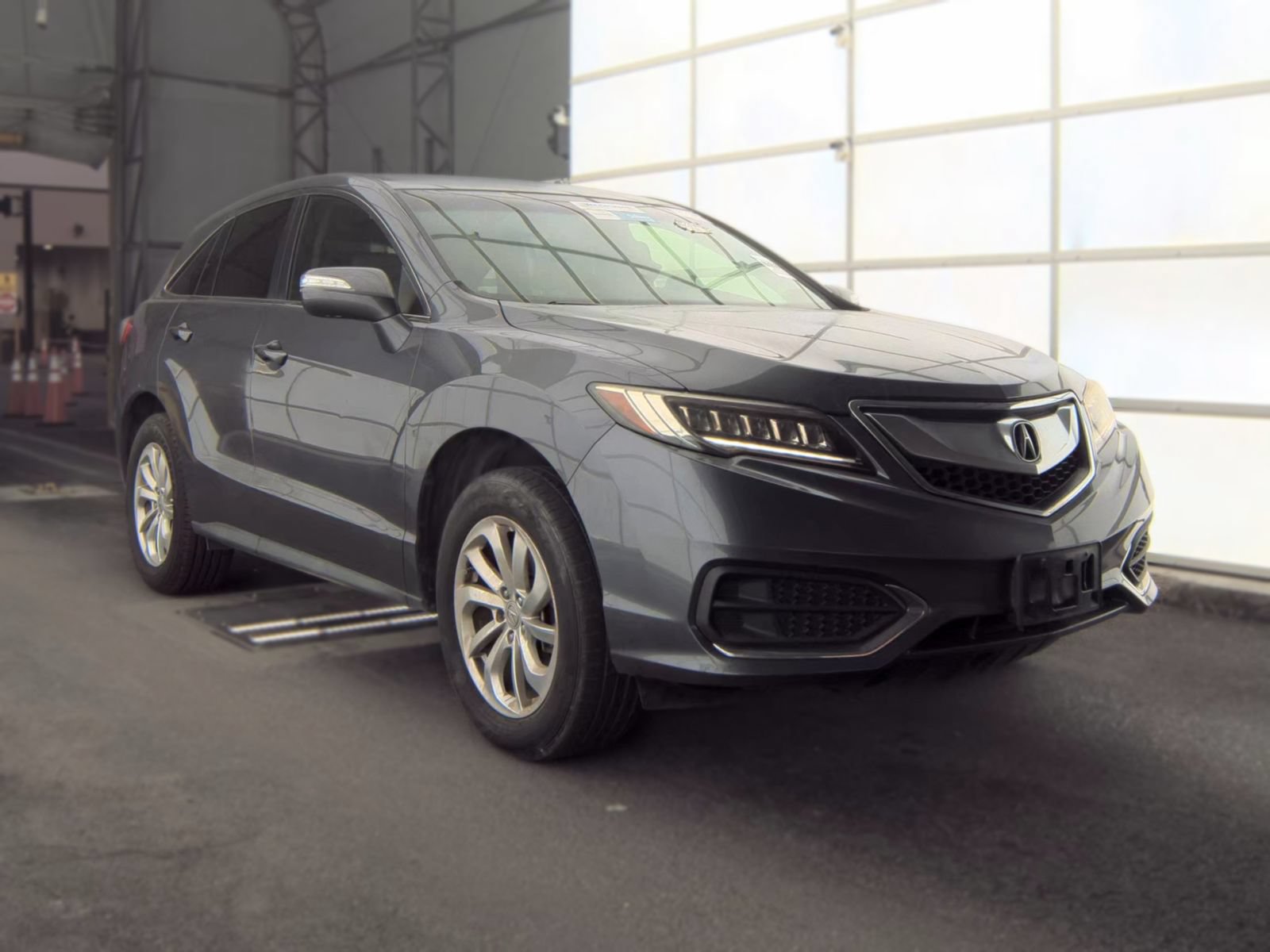 Used 2017 Acura RDX w/ Technology Package FWD image 4