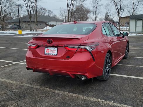Used 2023 Toyota Camry SE w/ Cold Weather Package image 4