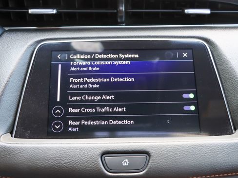 Used 2023 Cadillac XT4 Sport FWD image 37