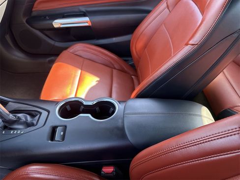 Used 2025 Ford Mustang Premium image 21