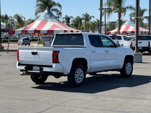 Used 2026 Toyota Tacoma SR5 AWD/4WD image 5