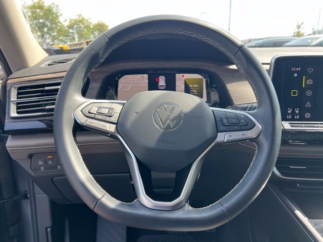 Used 2024 Volkswagen Atlas SEL AWD/4WD image 13