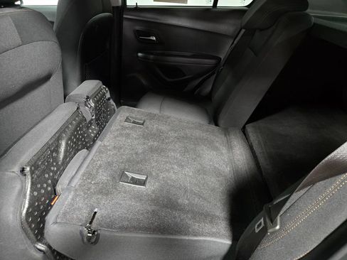 Used 2020 Chevrolet Trax LT FWD image 32