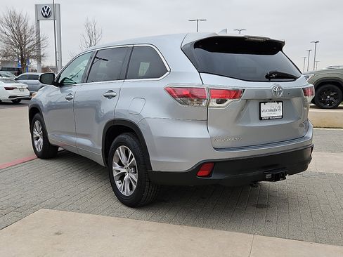 Used 2016 Toyota Highlander Plus image 2