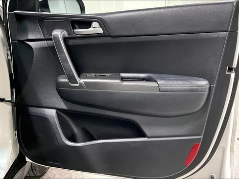 Used 2018 Kia Sportage LX FWD image 22