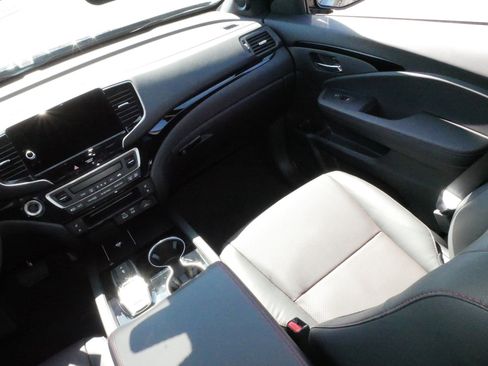 Used 2026 Honda Ridgeline Black Edition image 11