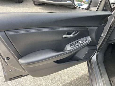 Used 2024 Nissan Sentra SV FWD image 20