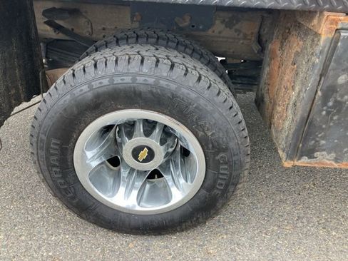 Used 2022 Chevrolet Silverado 3500 LT w/ Convenience Package image 10