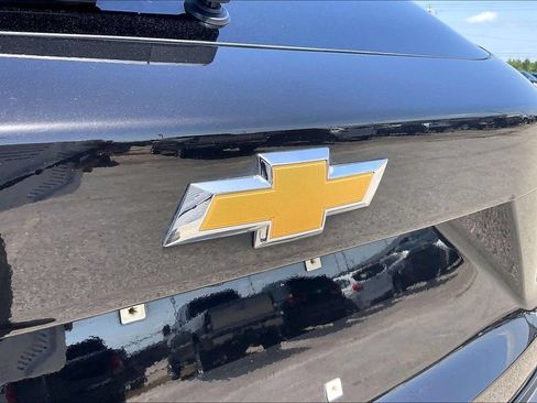 Used 2025 Chevrolet Trax LT FWD image 26