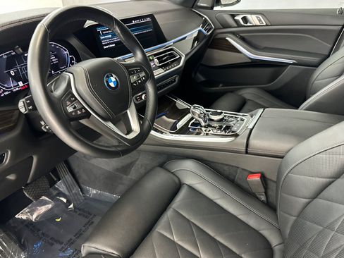 Used 2023 BMW X5 xDrive45e w/ Executive Package AWD/4WD image 4