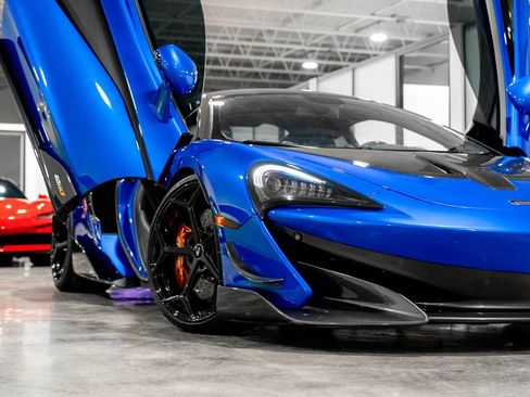 Used 2019 McLaren 600LT RWD image 12