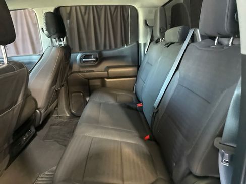 Used 2021 Chevrolet Silverado 1500 LT AWD/4WD image 17