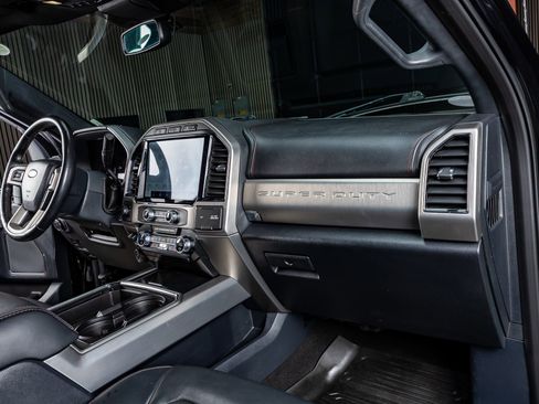 Used 2022 Ford F450 Platinum w/ FX4 Off-Road Package image 18