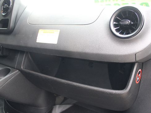 Used 2020 Mercedes-Benz Sprinter 2500 image 23