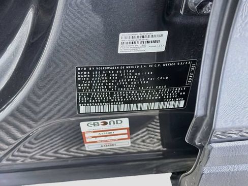 Used 2023 Volkswagen Tiguan SE FWD image 32