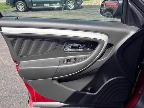 Used 2018 Ford Taurus SEL w/ Equipment Group 201A FWD image 9