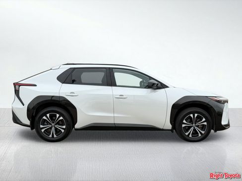 Certified 2023 Toyota bZ4X AWD w/ Weather Package image 9