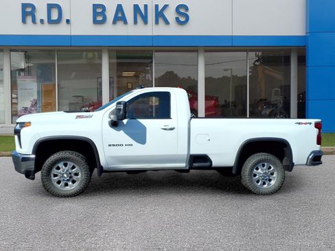 Used 2022 Chevrolet Silverado 2500 LT w/ Convenience Package AWD/4WD image 2