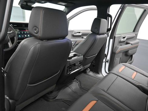 Used 2024 GMC Sierra 2500 AT4 w/ AT4 Premium Plus Package image 23