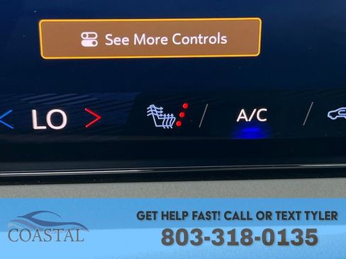 Used 2025 Chevrolet Traverse LT FWD image 48