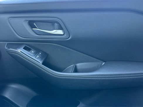 Used 2024 Nissan Rogue SV image 21