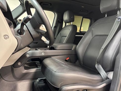 Used 2023 Land Rover Defender 130 S image 22