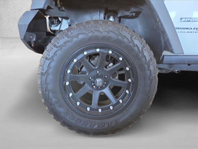 Used 2018 Jeep Wrangler Unlimited Sport w/ Connectivity Group AWD/4WD image 19