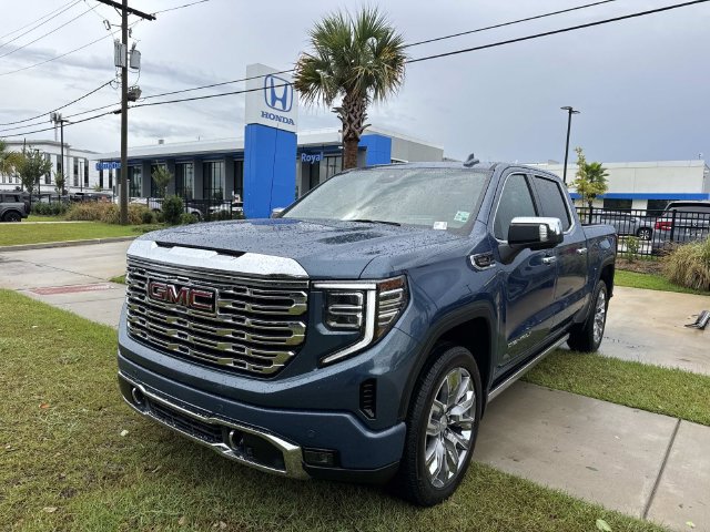 Used 2025 GMC Sierra 1500 Denali AWD/4WD image 3