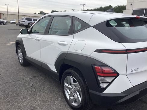 Used 2025 Hyundai Kona SE FWD image 7