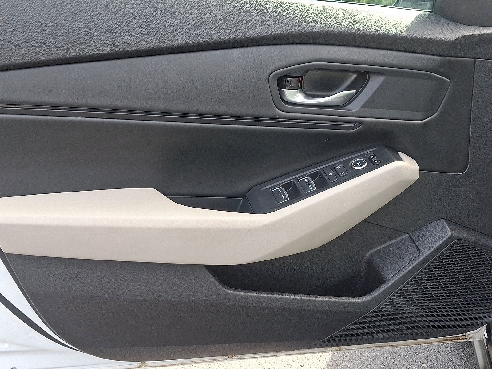 Used 2023 Honda Accord EX image 12