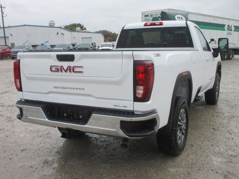 New 2026 GMC Sierra 2500 SLE image 5