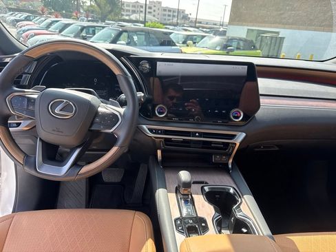 Used 2026 Lexus RX 350 w/ Convenience Package AWD/4WD image 17