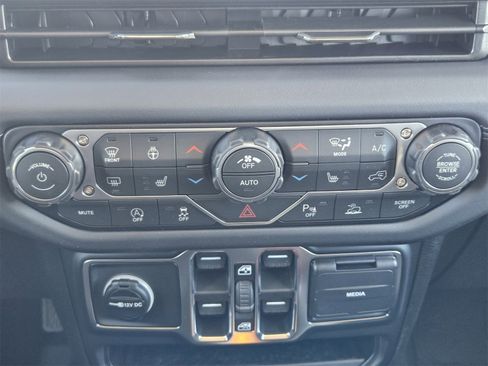 New 2026 Jeep Wrangler Unlimited Sahara image 18