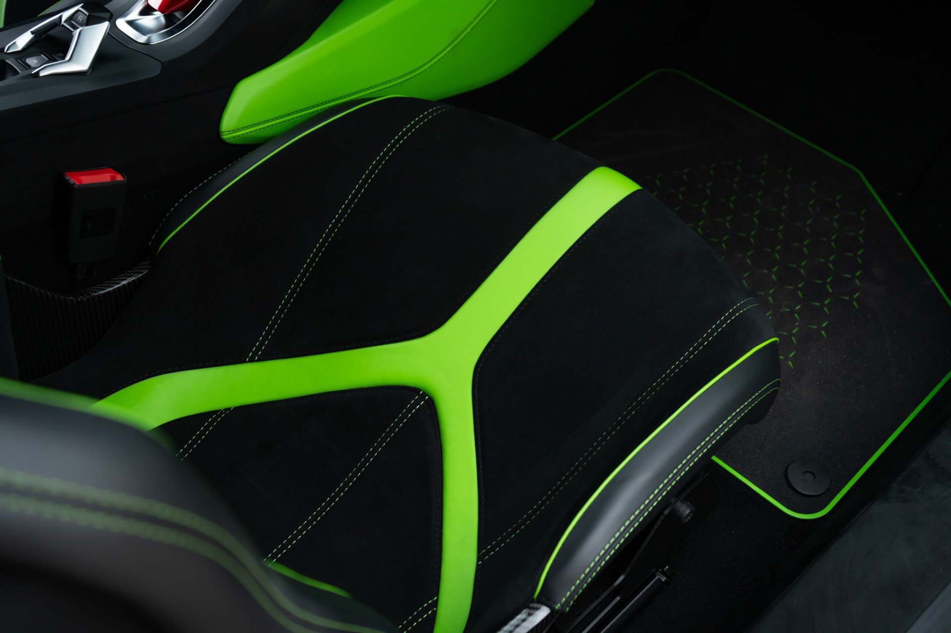 Used 2021 Lamborghini Huracan STO RWD image 27