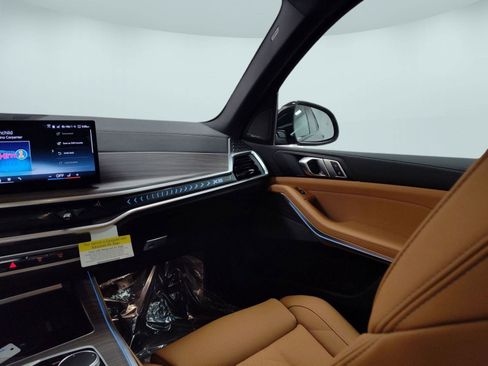 Used 2026 BMW X5 xDrive50e w/ M Sport Package image 25