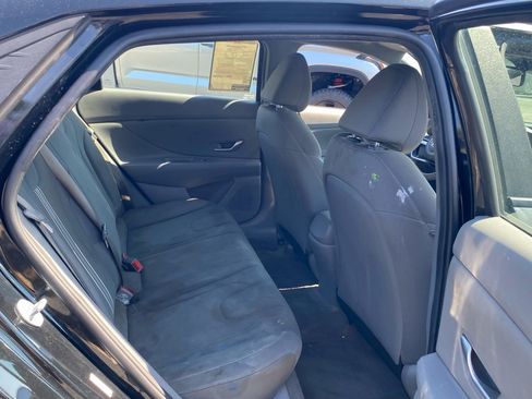 Used 2023 Hyundai Elantra SEL w/ Convenience Package image 11