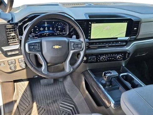 Used 2023 Chevrolet Silverado 1500 LTZ w/ LTZ Premium Package AWD/4WD image 37