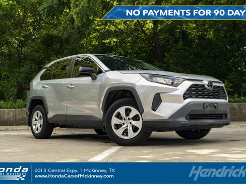 Used 2022 Toyota RAV4 LE FWD image 1