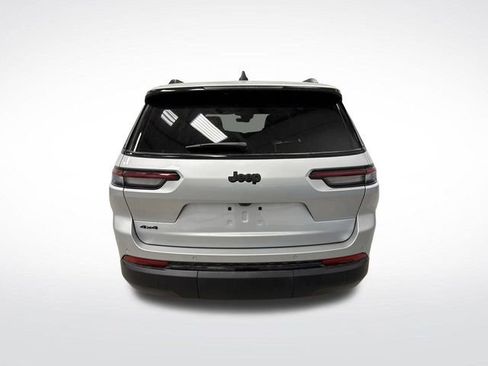 New 2025 Jeep Grand Cherokee L Altitude image 13
