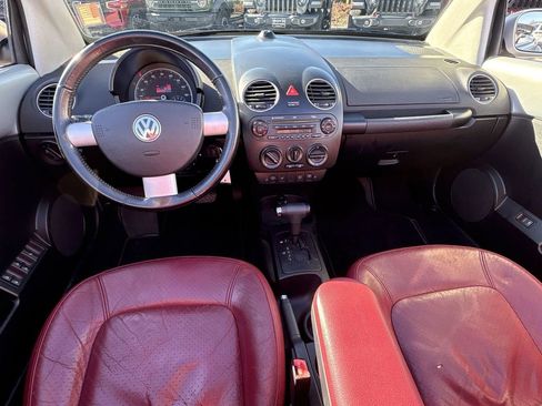 Used 2009 Volkswagen Beetle Blush image 18