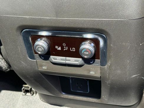 Used 2025 GMC Yukon Elevation AWD/4WD image 13