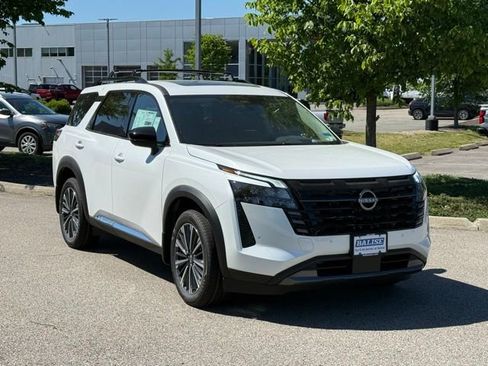New 2026 Nissan Pathfinder Platinum AWD/4WD image 4