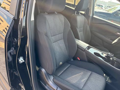 Used 2025 Nissan Rogue SV FWD image 37